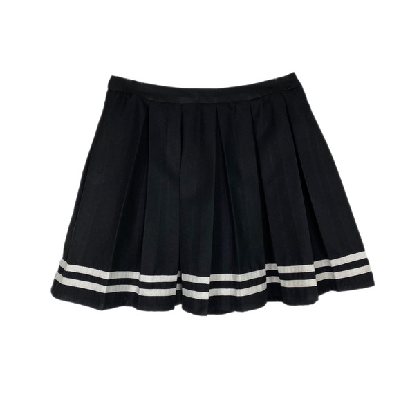 Hot Topic Pleated Black & White Stripes Mini Cheer Skirt - Picture 1 of 6